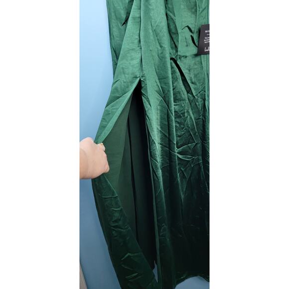 Perfect Refinement Emerald Satin Sleeveless Pleated Maxi Dress NWT Size X-Small - Picture 10 of 14